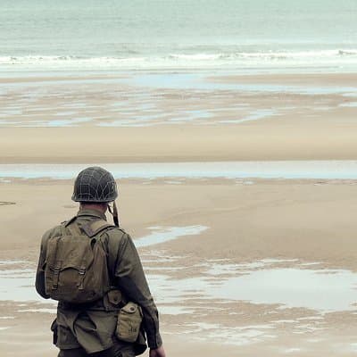 Normandy D-Day Private Tour with Omaha Beach from Paris