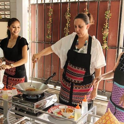 Pink Chili - Thai Cooking Class and Market Tour in Bangkok 3