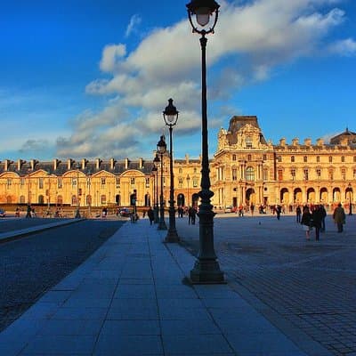 Kid Friendly Private Paris Louvre Tour with Tickets 3