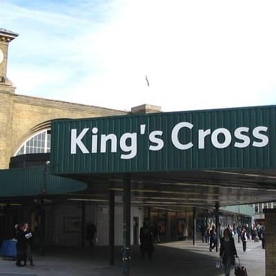 Private Transfer: Heathrow Airport to London Kings Cross or St Pancras Stations