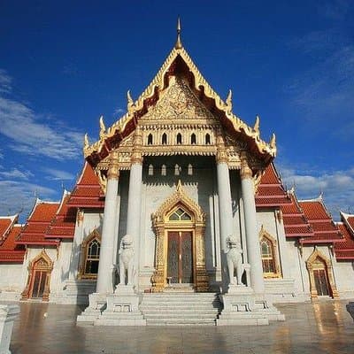 Private Tour: Damnoen Saduak Floating Market and Bangkok City Temples 2