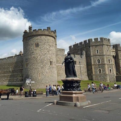 Private Half-Day Windsor Castle, Park and Old Town Tour from London
