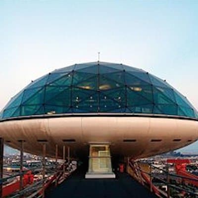 Private Modern Architecture Tour of Barcelona with private pick up and drop off 3