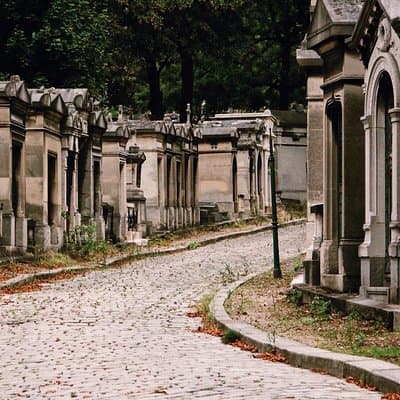 Pere Lachaise Cemetery Walking Tour Semi Private 12ppl Max