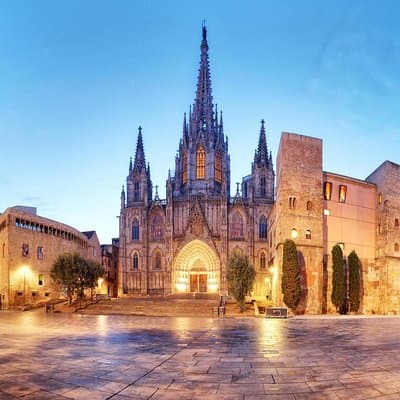 Private Barcelona Walking Tour & Wine Tasting + Tapas Dinner 2