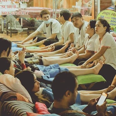 Experience Bangkok at Night with Streetfood Dinner & Foot Massage