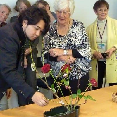 Tokyo Ikebana, Japanese Traditional Flower Arrangement Experience 5