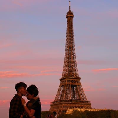 Paris Photographer: Exclusive Photoshoot with Private Car 3