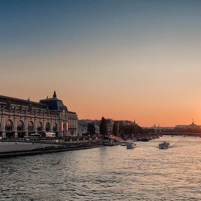 Paris Private Tour with Seine River Cruise 3
