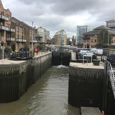 Historic walk of East Londons Wapping Docks and its famous Pubs 5