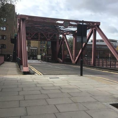 Historic walk of East Londons Wapping Docks and its famous Pubs 3