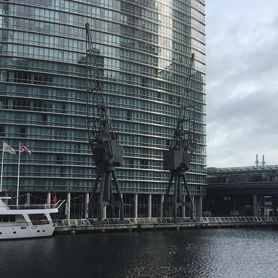 Historic walk of East Londons Wapping Docks and its famous Pubs 2