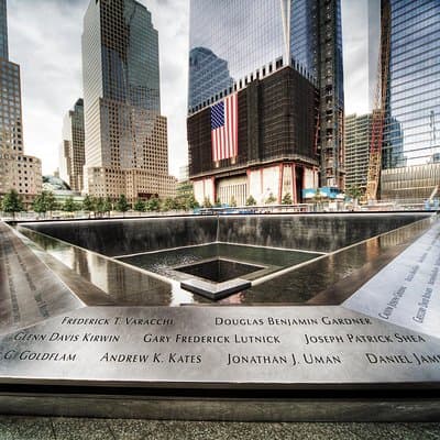 Lower Manhattan & 9/11 Memorial Exclusive Guided Walking Tour