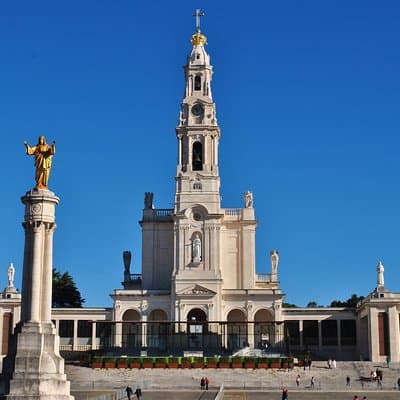 Discover Fátima, Batalha, Nazaré and Óbidos by VAN -Full Day Tour 2