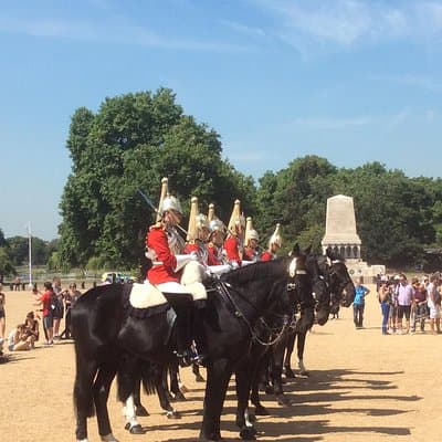 3 Hour Guided Private Walking Tour: The Best of London 4