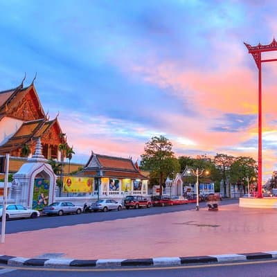 Bangkok Night Lights: Temple & City Tour by Tuk Tuk (SHA Plus) 3