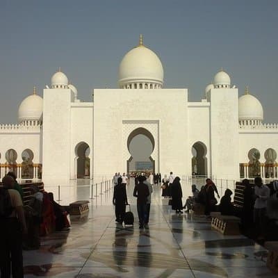 Abu Dhabi : Private Tour with professional Driver from Dubai