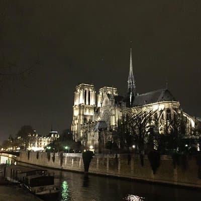 A City of Shadows: Dark Tales of Paris by Night