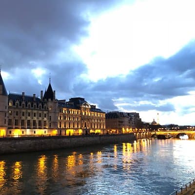 A City of Shadows: Dark Tales of Paris by Night 2