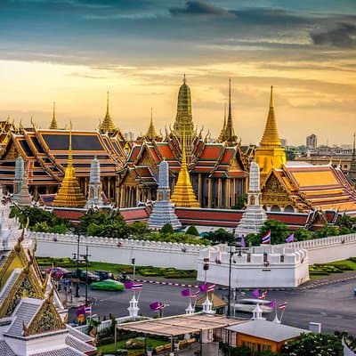 Guided Tour of Grand Palace & Emerald Buddha Temple in Bangkok