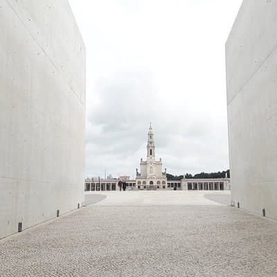 Fátima, Batalha, Nazaré and Óbidos day Tour 3