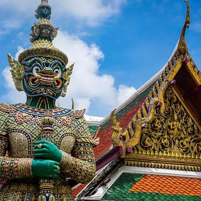 Private Grand Temples Along the Chao Phraya River [1/2 Day] 2