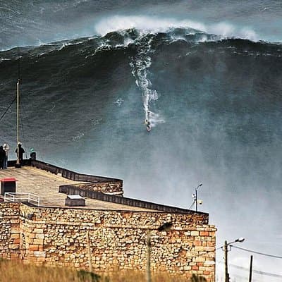 Big Waves of Nazaré - Private Tour