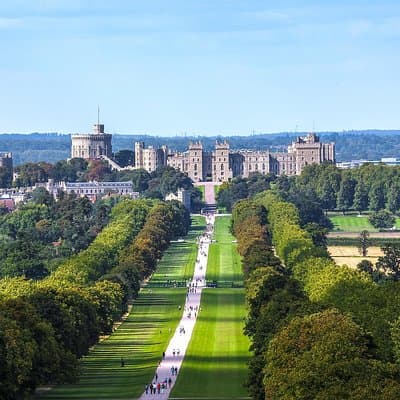 Windsor Castle and Stonehenge PRIVATE TOUR Luxury Sedan 3