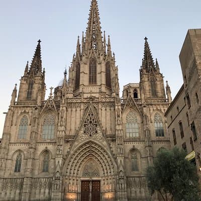 Barcelona Highlights Private Tour in a chauffeured Mercedes-Benz 2