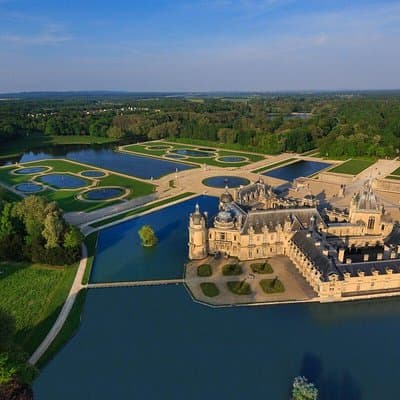 Domaine de Chantilly in a Mercedes VAN (7pax max), Chateau Museum...