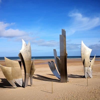 OMAHA Beach - Day trip from Paris to Normandy in a small group (3/7 pax)