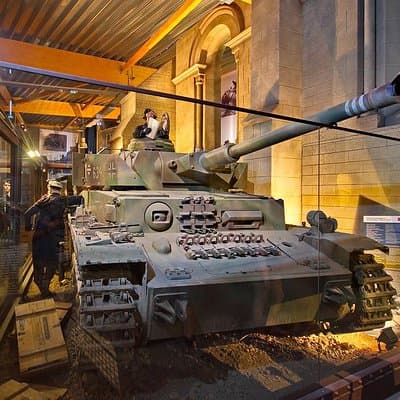 OMAHA Beach - Day trip from Paris to Normandy in a small group (3/7 pax) 5