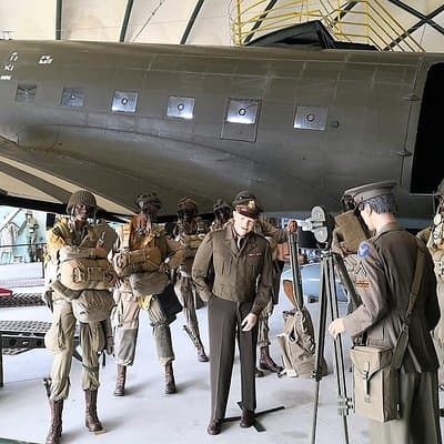 Day trip from Paris to Sainte Mère Eglise aboard a Van - Private Tour (7 pax) 5