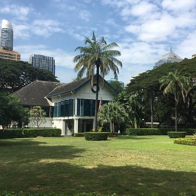 Bangkok's Wireless Road: A Self-Guided Audio Tour 2