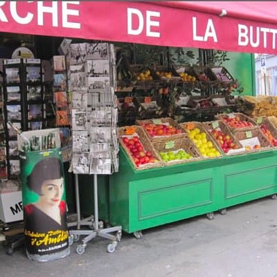 Unusual walking tour of Montmartre and local wine tasting - 2H 4