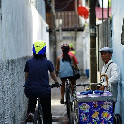 HD-03 WangLang cycling to see rare royal barge museum and riverside communities