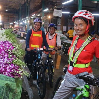 Bike Bangkok at Night with Thai Dinner