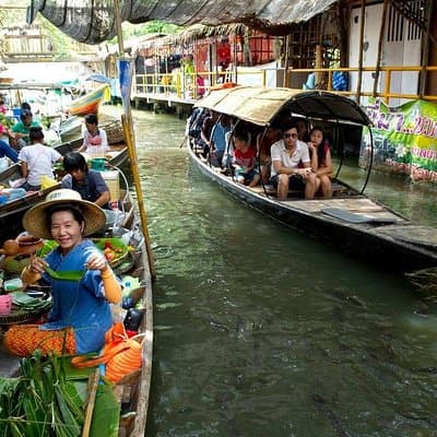 Private Tour: Damnoen Saduak Floating Market and Bangkok City Temples 4