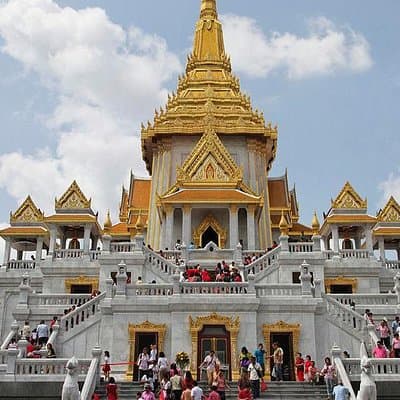 Private Tour: Damnoen Saduak Floating Market and Bangkok City Temples 5