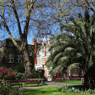 Mayfair, London's famous aristocratic village - Exclusive, Private Walking Tour