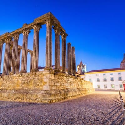 Evora and Monsaraz Private Tour From Lisbon