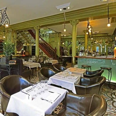 Paris Wine and Cheese Pairing Private Masterclass in a Bistrot 5