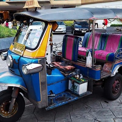 "Bangkok Walking Hopping Tour" show city’s historic sights are located. 5