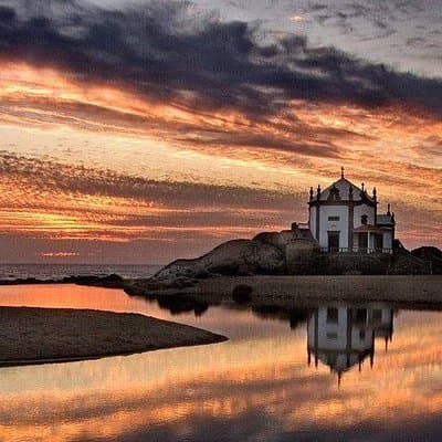 Private Transfer Between Lisbon, Porto, or Algarve 4