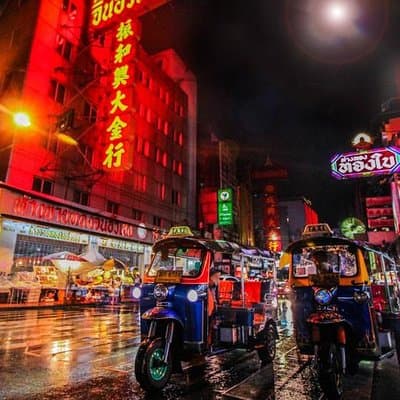 Explore Chinatown Street Food by Night in Bangkok 3