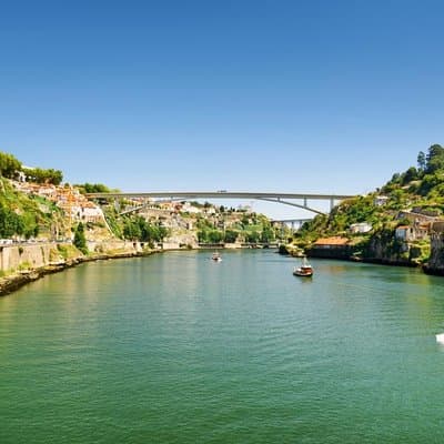 Private Transfer One Way from Lisbon to Porto (Mercedes-Benz Executive Vehicle) 5
