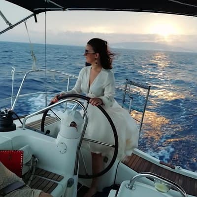 Luxury Private Sunset Cruise in Barcelona – Open Bar Included 5