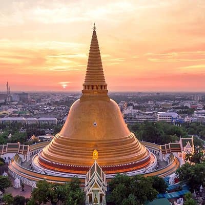 Bangkok Day Trip: Railway Market, Floating Market & Nakhon Pathom