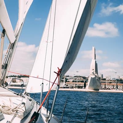 2h Private Group - Exclusive Boat Tour with Local Sailors 3