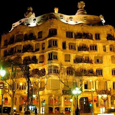 Night Tour of Barcelona by Sidecar Motorcycle 4